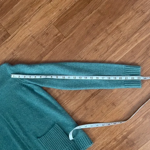 Marled brand, green turtle neck with front pockets - Picture 3 of 5